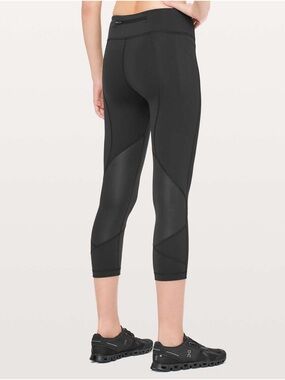 Lululemon Pace Rival Crop *Full-On Luxtreme 22"
Black